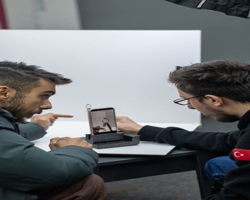 Smartphone showing the BEGINNERS tutorial in the fictional Southern Light Explorer First Focus game